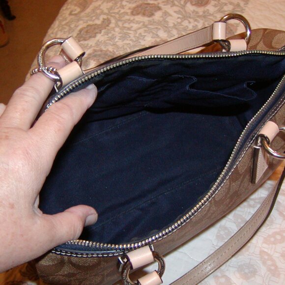 Coach Bag - Picture 4 of 6